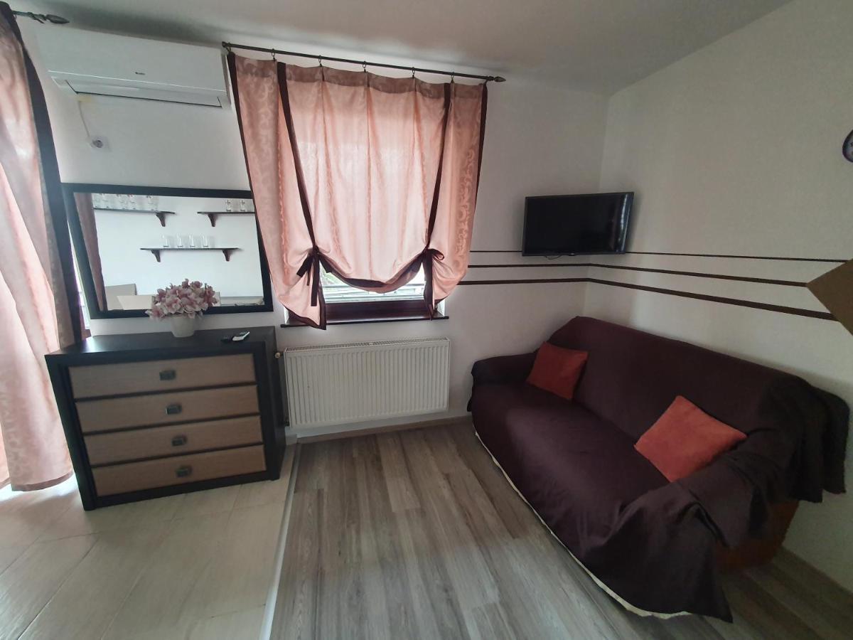 Krisi Apartman ไฮจ์ดุสโซบอสโล ภายนอก รูปภาพ